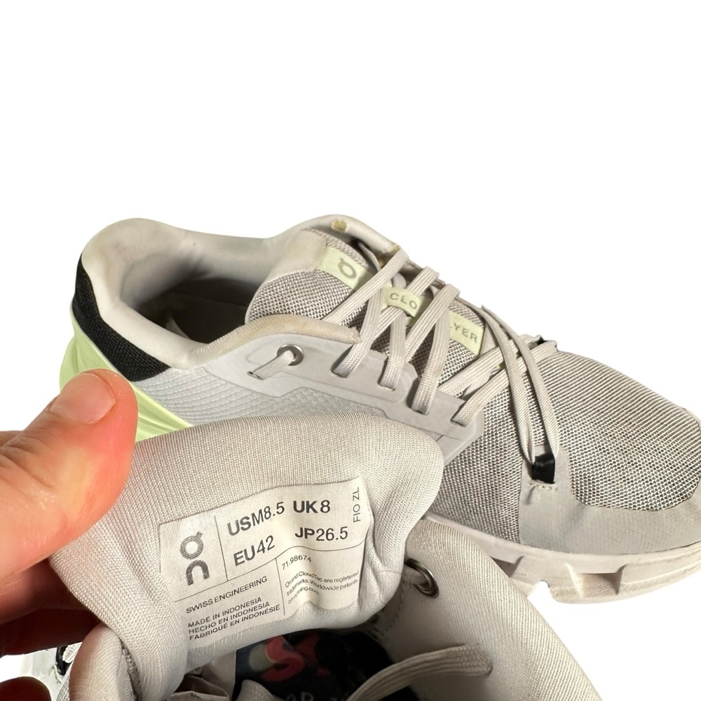 ON RUNNING Cloudflyer 4 Sneakers in glacier/meadow - Picture 9 of 10